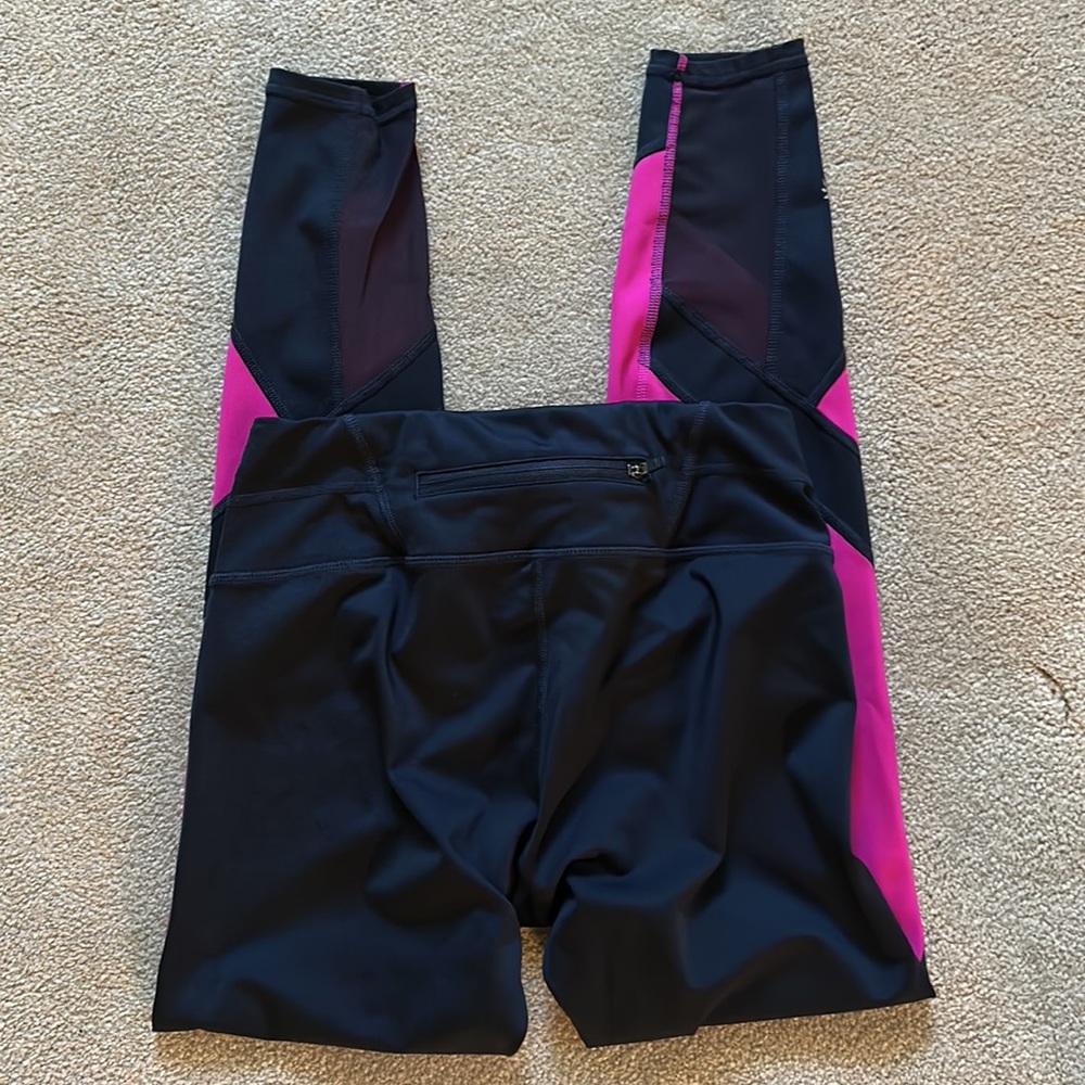 Athleta Sport Bra Sm - 7/8 Length Legging XS - Picture 6 of 7